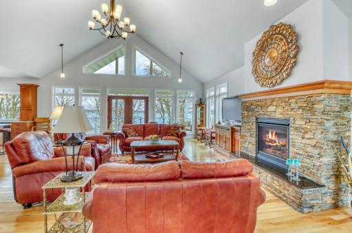 21768 Floyd Lake Dr, Detroit Lakes, MN 56501