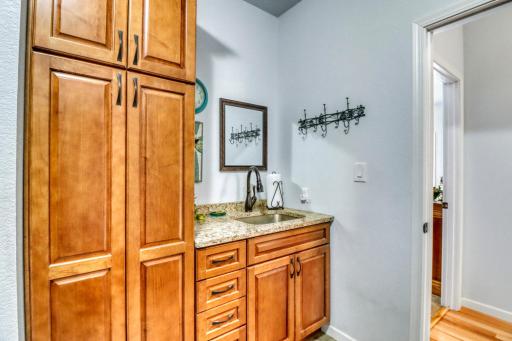 21768 Floyd Lake Dr, Detroit Lakes, MN 56501