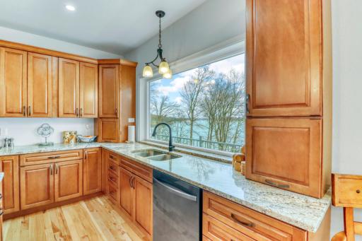 21768 Floyd Lake Dr, Detroit Lakes, MN 56501