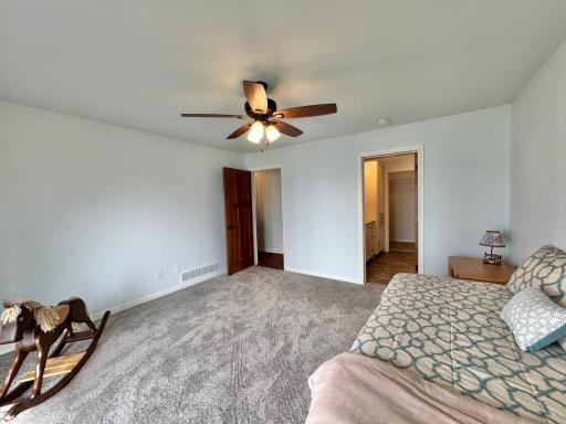 21768 Floyd Lake Dr, Detroit Lakes, MN 56501