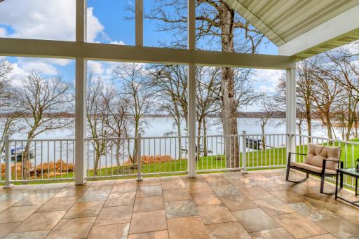 21768 Floyd Lake Dr, Detroit Lakes, MN 56501