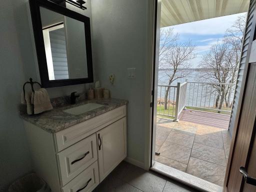 21768 Floyd Lake Dr, Detroit Lakes, MN 56501