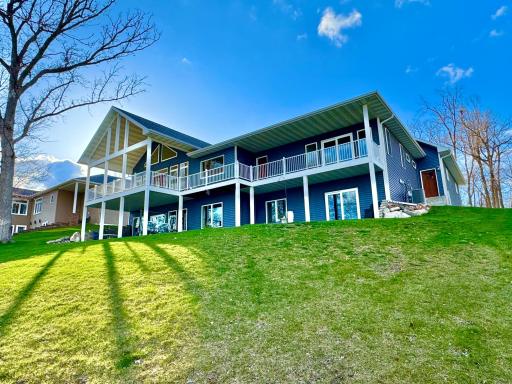 21768 Floyd Lake Dr, Detroit Lakes, MN 56501
