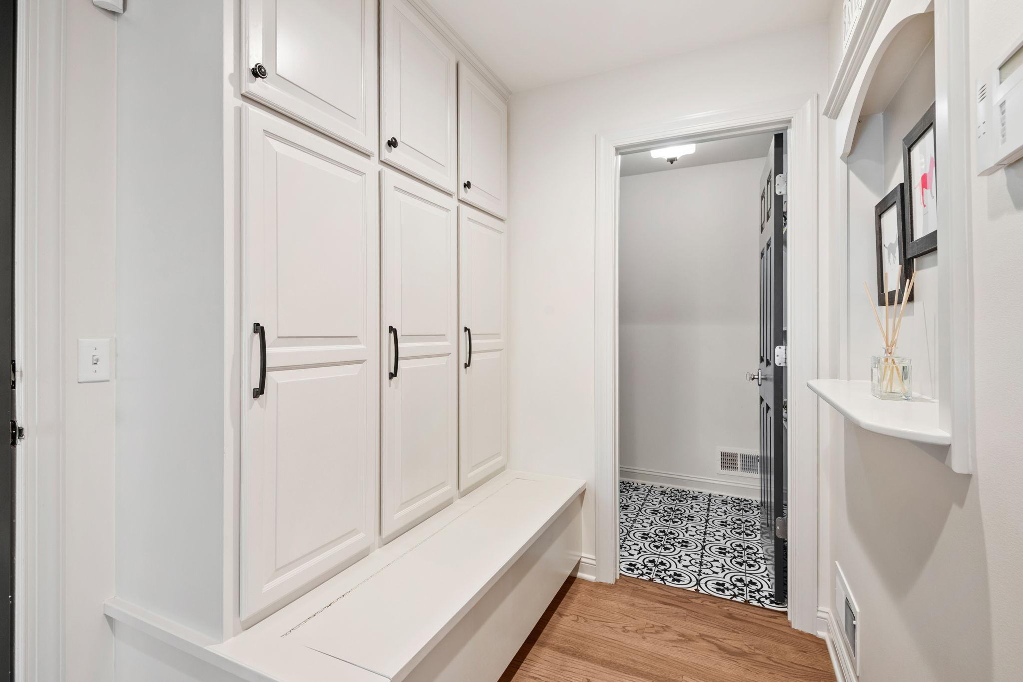 49-web-or-mls-8766 Sherwood Bluff-49.jpg