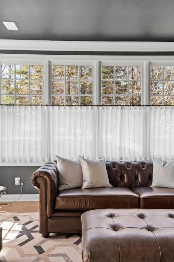 8766 Sherwood Bluff, Eden Prairie, MN 55347
