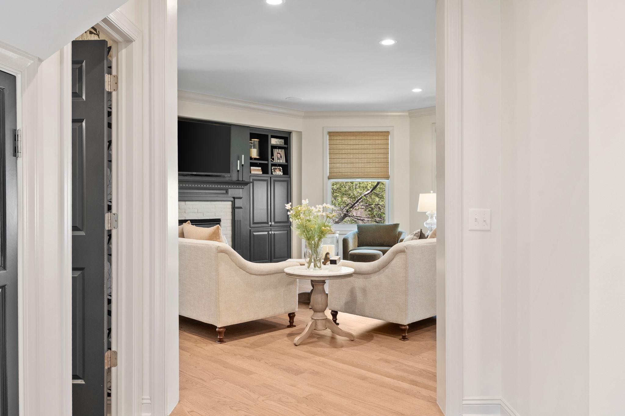 33-web-or-mls-8766 Sherwood Bluff-33.jpg