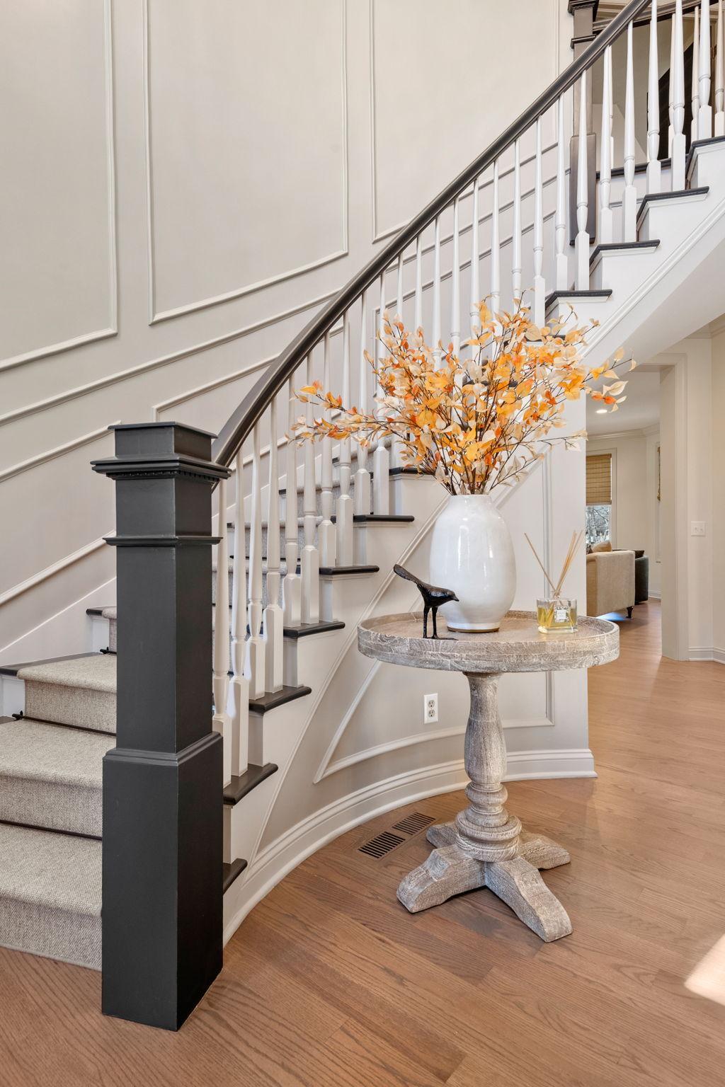 25-web-or-mls-8766 Sherwood Bluff-25.jpg