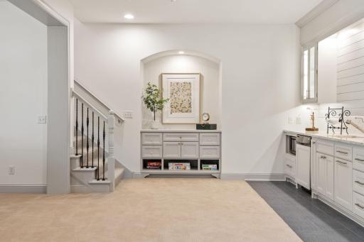 8766 Sherwood Bluff, Eden Prairie, MN 55347