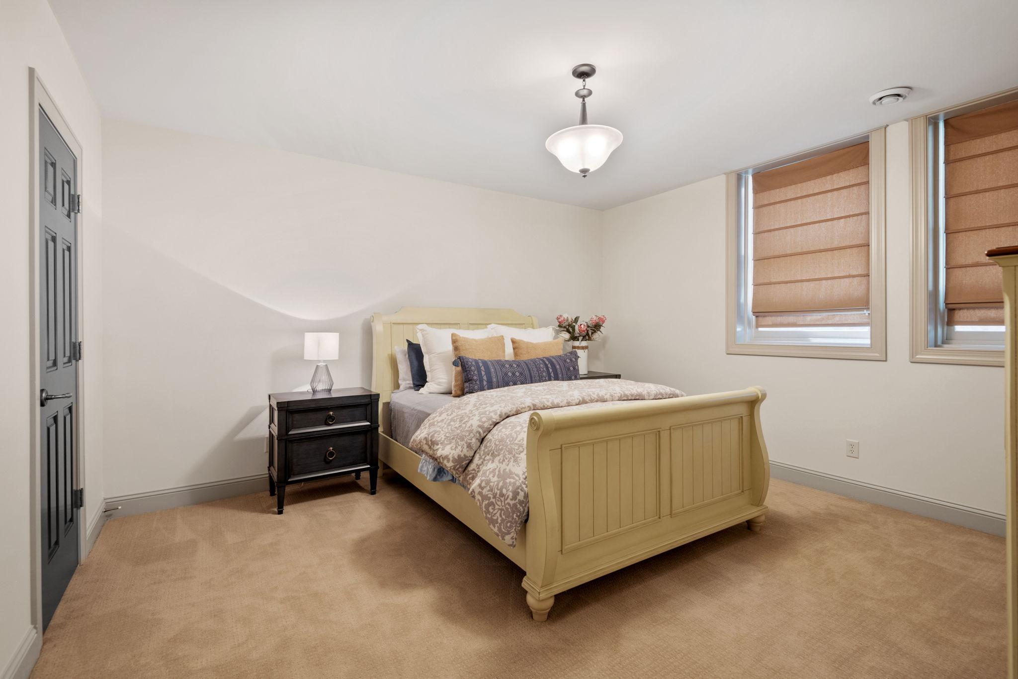 95-web-or-mls-8766 Sherwood Bluff-95.jpg