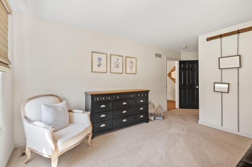 8766 Sherwood Bluff, Eden Prairie, MN 55347