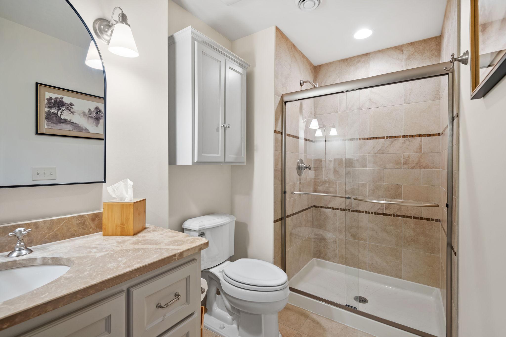 97-web-or-mls-8766 Sherwood Bluff-97.jpg