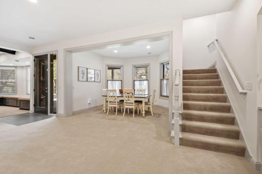 8766 Sherwood Bluff, Eden Prairie, MN 55347