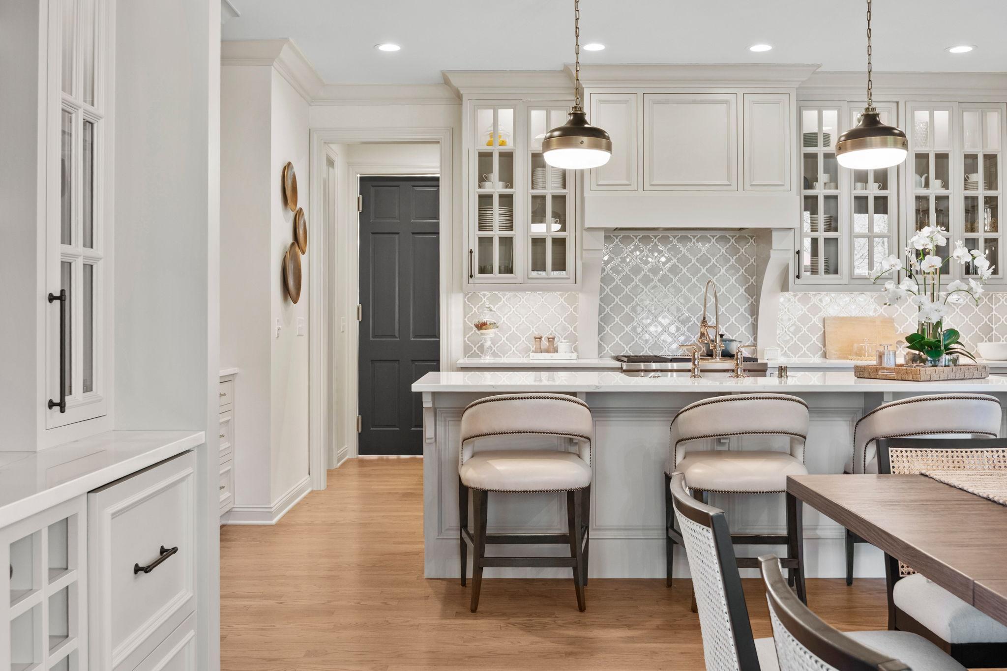 48-web-or-mls-8766 Sherwood Bluff-48.jpg