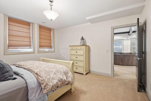 8766 Sherwood Bluff, Eden Prairie, MN 55347