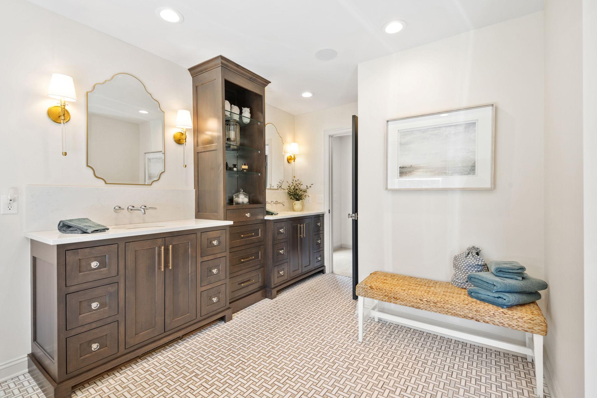 69-web-or-mls-8766 Sherwood Bluff-69.jpg