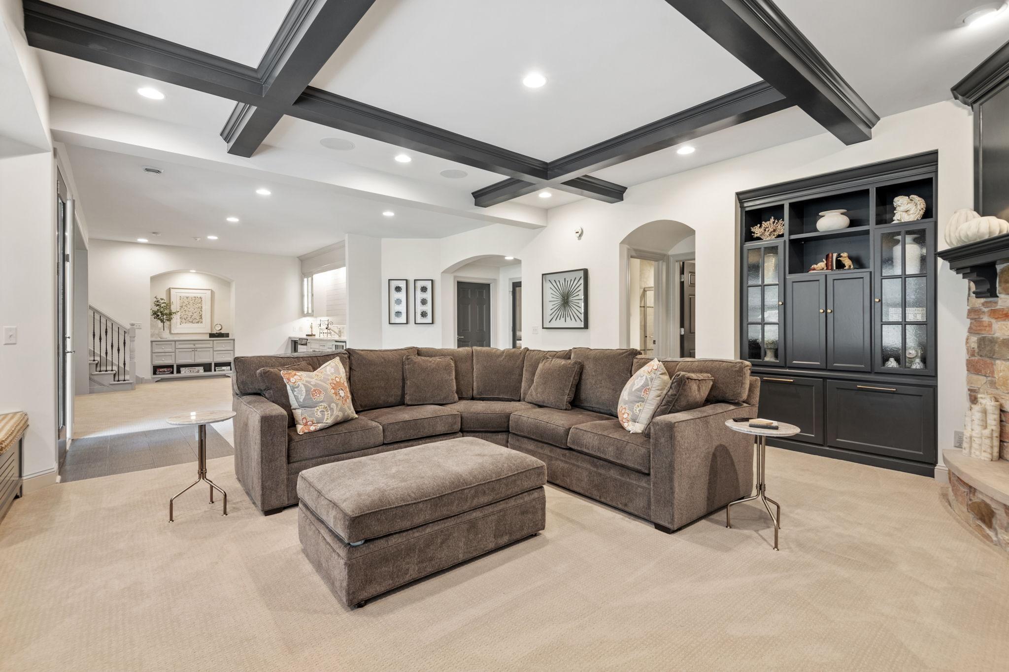 92-web-or-mls-8766 Sherwood Bluff-92.jpg
