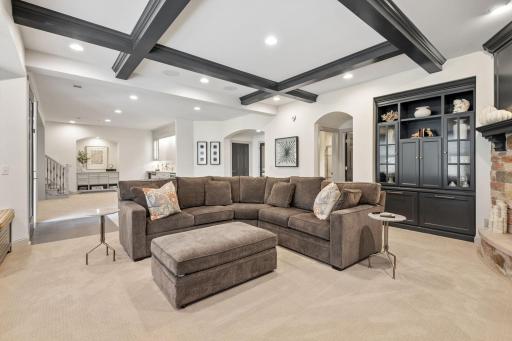 8766 Sherwood Bluff, Eden Prairie, MN 55347