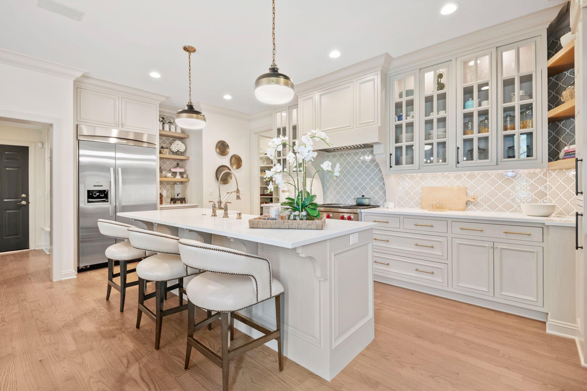 40-web-or-mls-8766 Sherwood Bluff-40.jpg