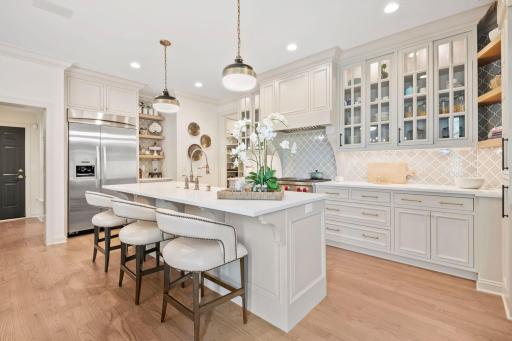 8766 Sherwood Bluff, Eden Prairie, MN 55347