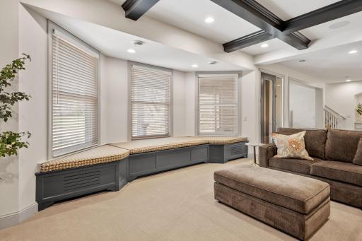 8766 Sherwood Bluff, Eden Prairie, MN 55347
