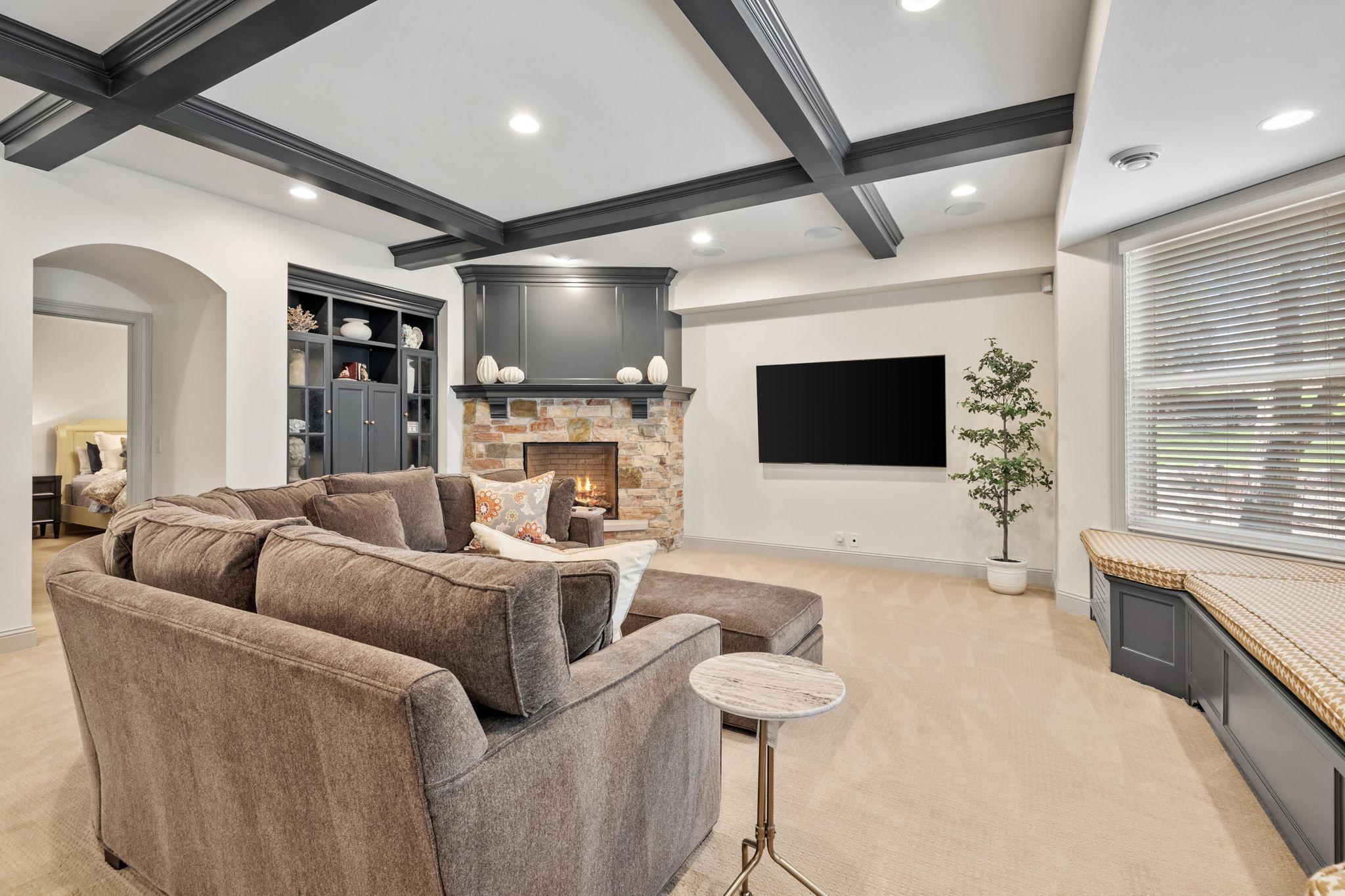 90-web-or-mls-8766 Sherwood Bluff-90.jpg