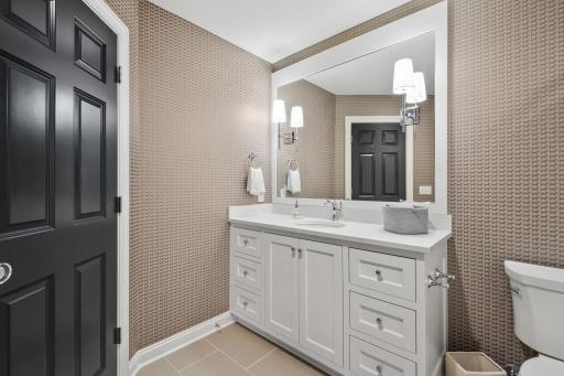 8766 Sherwood Bluff, Eden Prairie, MN 55347