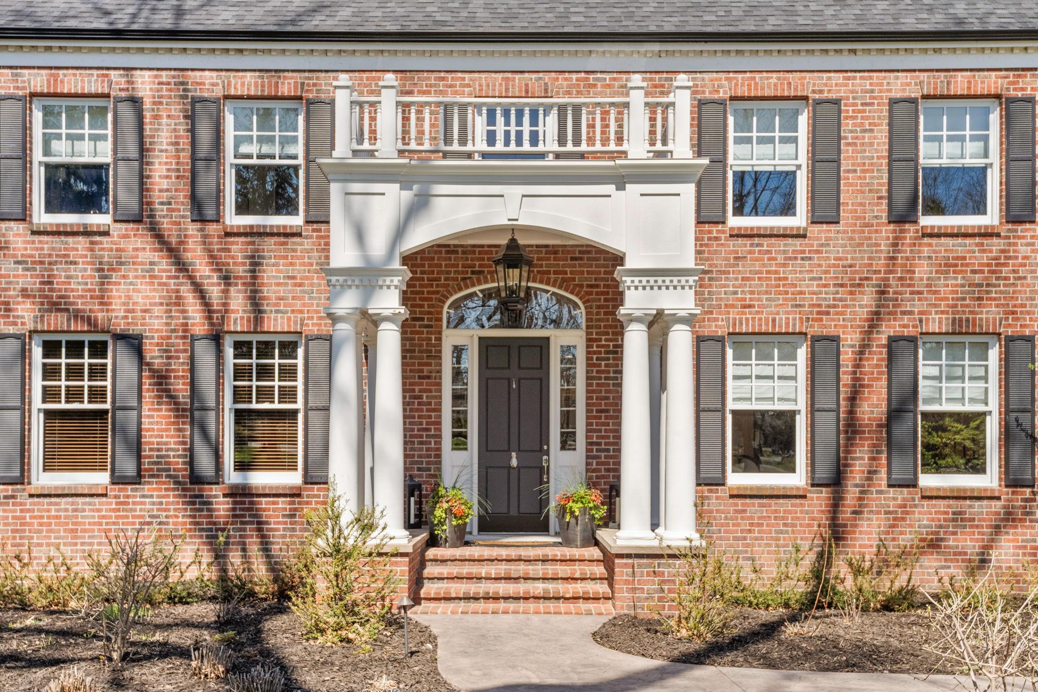 4-web-or-mls-8766 Sherwood Bluff-4.jpg
