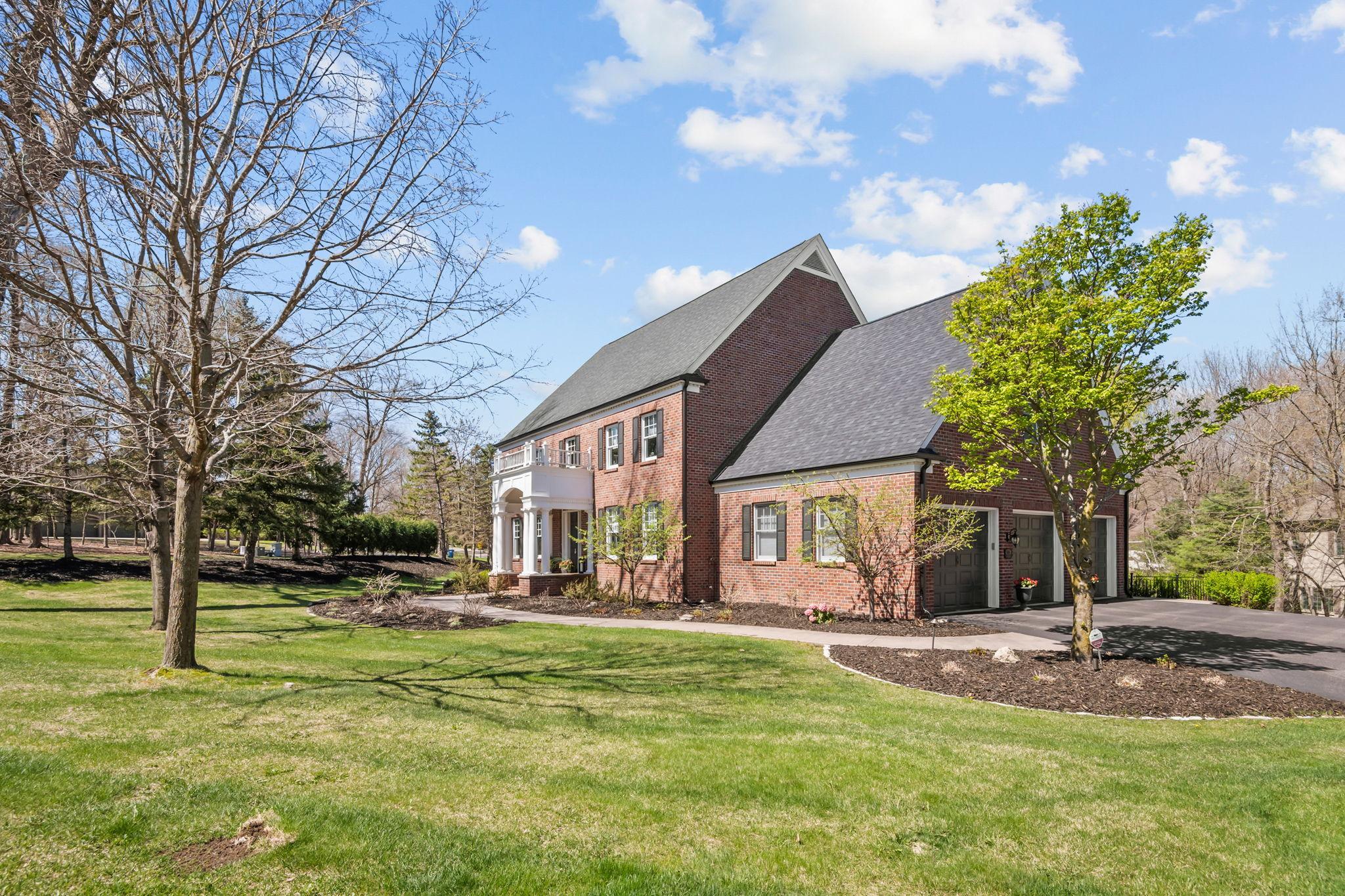 2-web-or-mls-8766 Sherwood Bluff-2.jpg