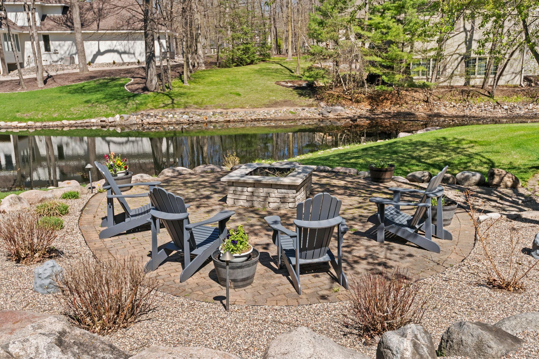 8-web-or-mls-8766 Sherwood Bluff-8.jpg