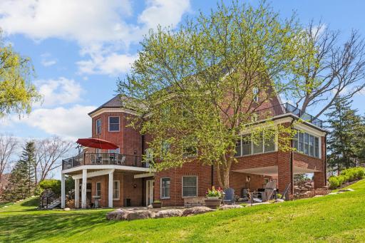 8766 Sherwood Bluff, Eden Prairie, MN 55347