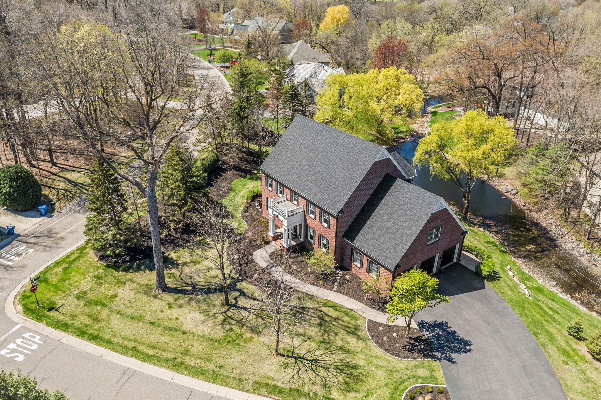22-web-or-mls-8766 Sherwood Bluff-22.jpg