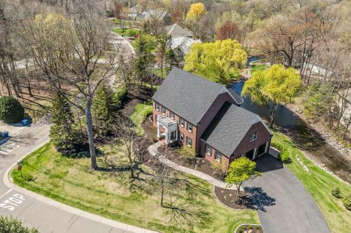 8766 Sherwood Bluff, Eden Prairie, MN 55347