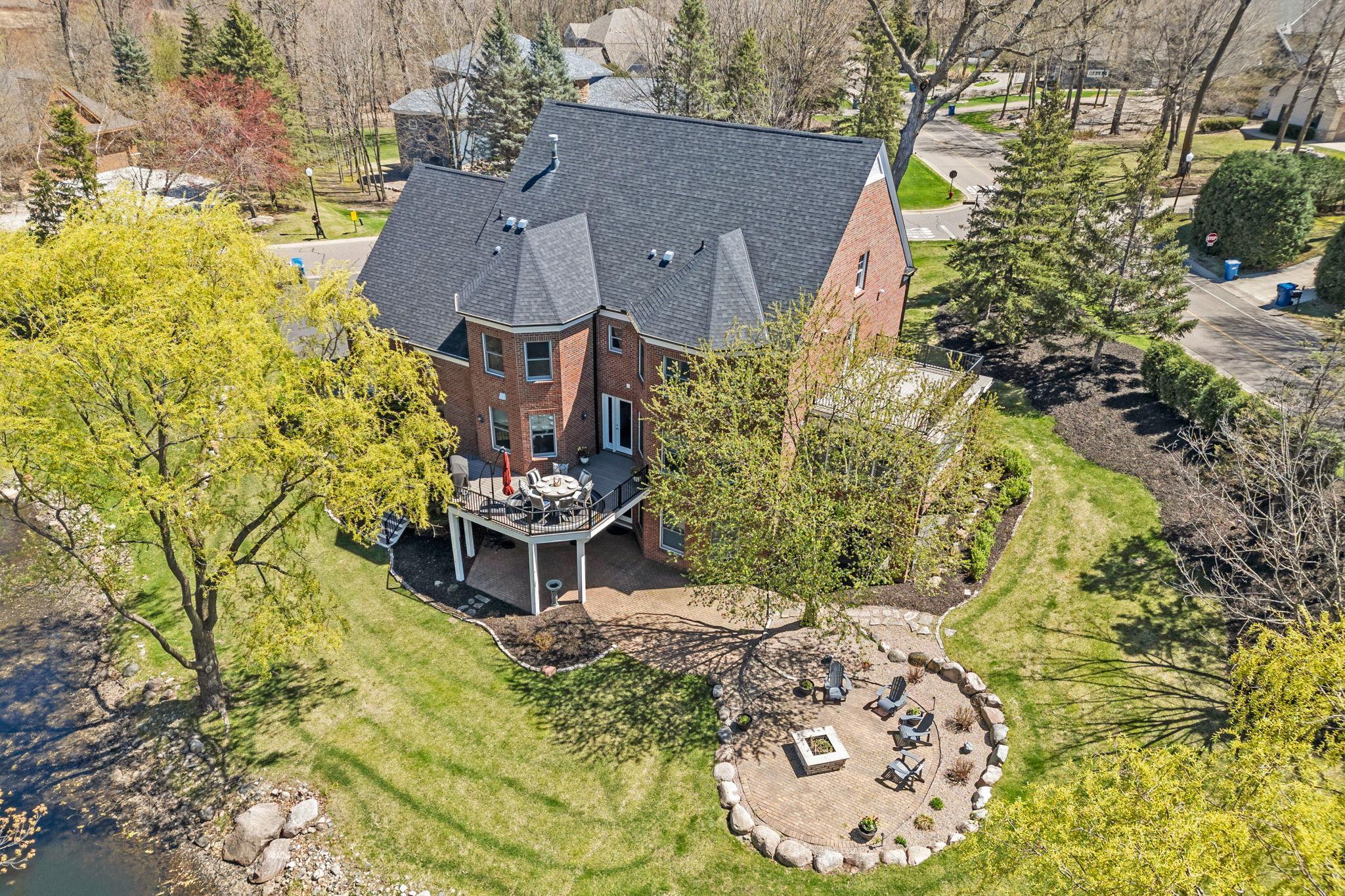23-web-or-mls-8766 Sherwood Bluff-23.jpg