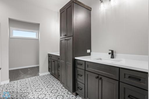 202 NEUMAN Boulevard, Colfax, ND 58018