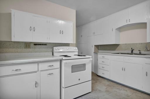 1217 N High Street, Lake City, MN 55041