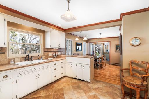 5904 London Road, Duluth, MN 55804