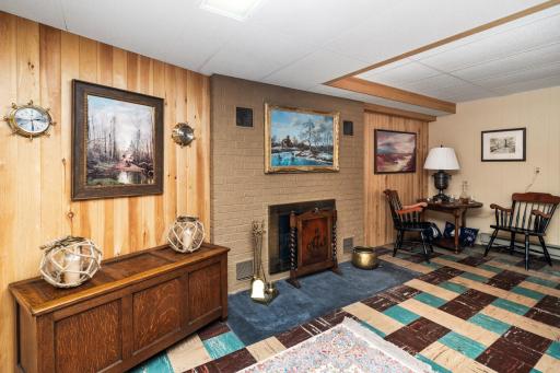 5904 London Road, Duluth, MN 55804