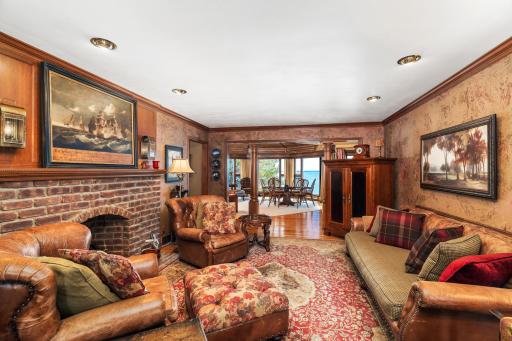 5904 London Road, Duluth, MN 55804