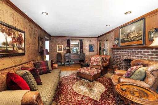 5904 London Road, Duluth, MN 55804