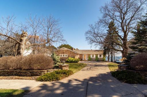 5904 London Road, Duluth, MN 55804