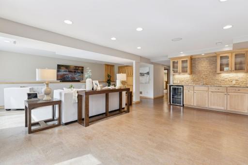 2200 Tamarack Drive, Medina, MN 55356