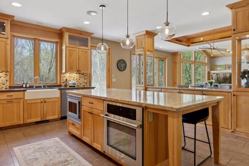 2200 Tamarack Drive, Medina, MN 55356