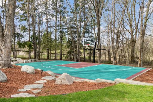 2200 Tamarack Drive, Medina, MN 55356