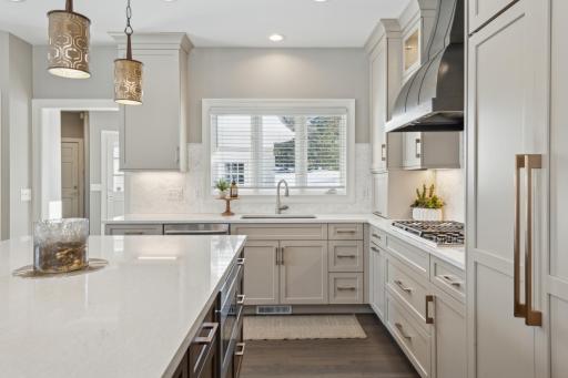 2454 Crowne Hill Road, Minnetonka, MN 55305