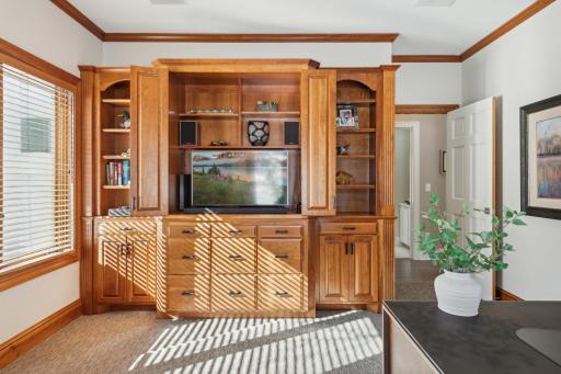 2454 Crowne Hill Road, Minnetonka, MN 55305