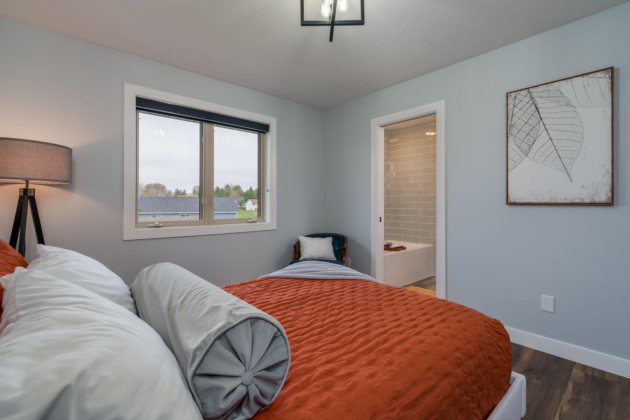 20-web-or-mls-72-balsam-cir.jpg