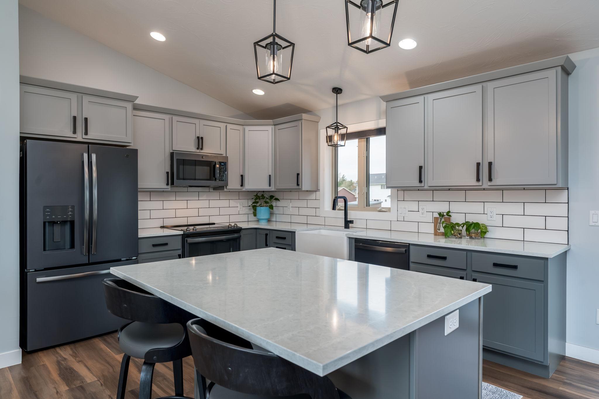 14-web-or-mls-72-balsam-cir.jpg
