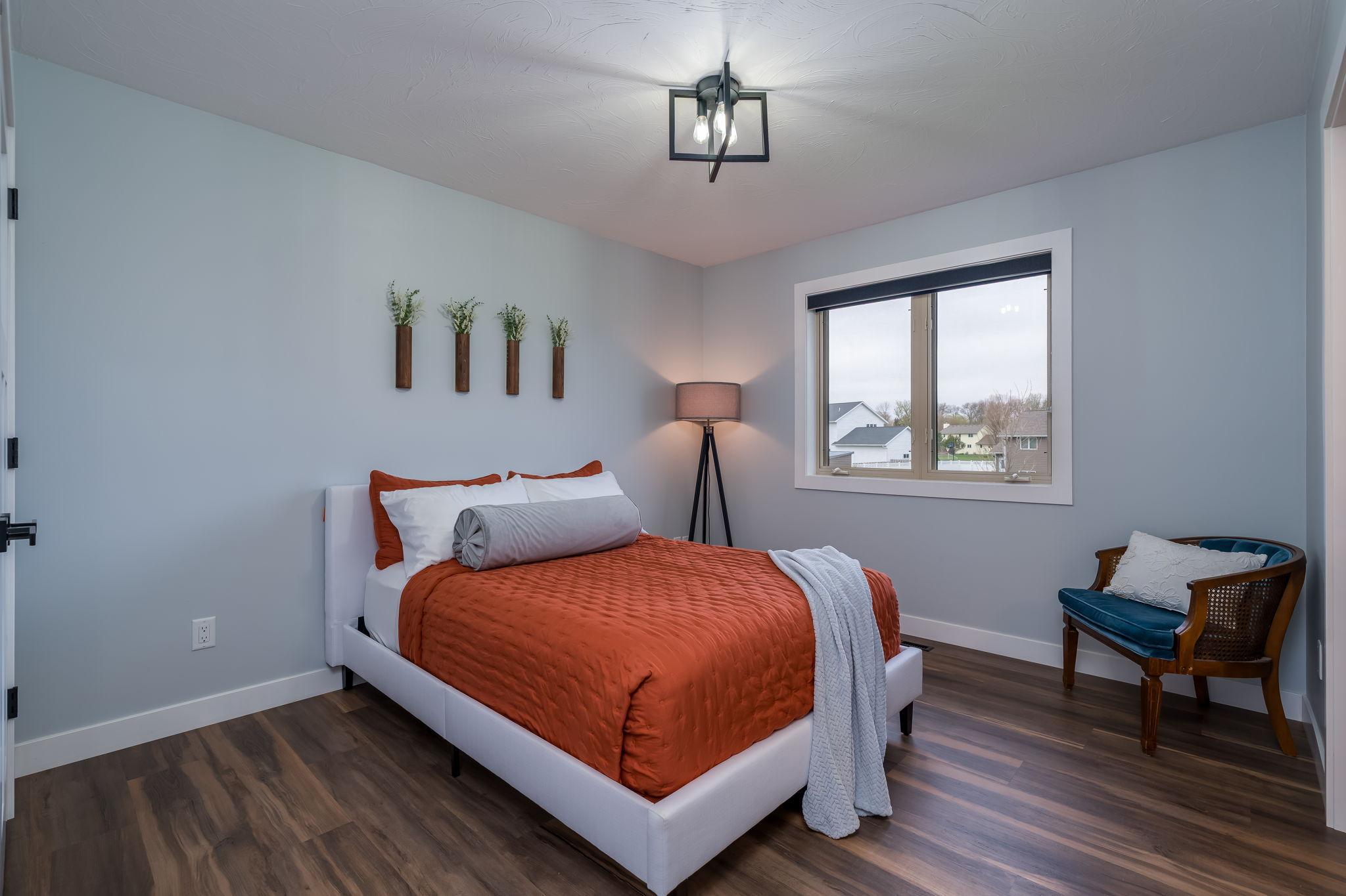 19-web-or-mls-72-balsam-cir.jpg