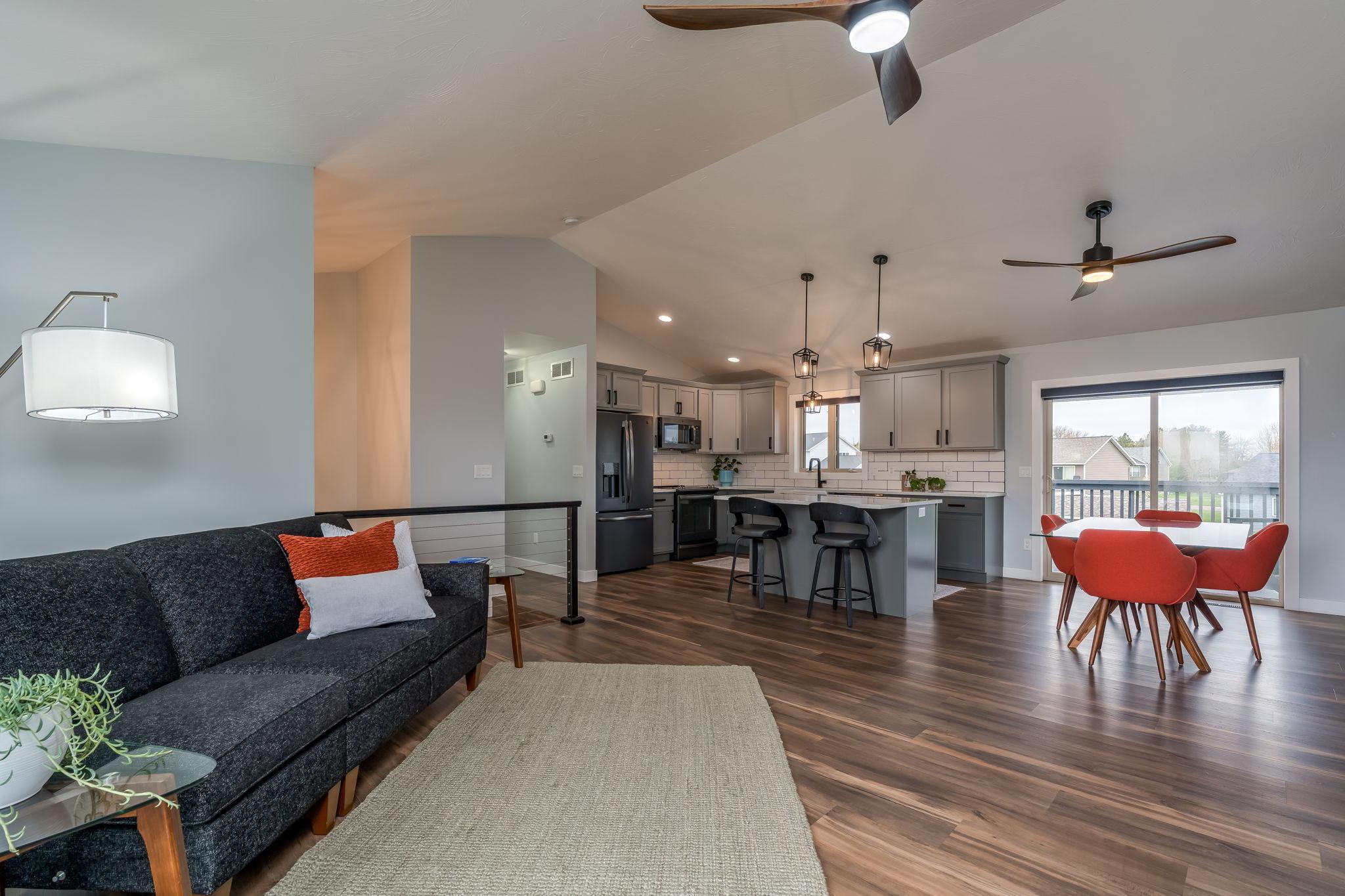 8-web-or-mls-72-balsam-cir.jpg