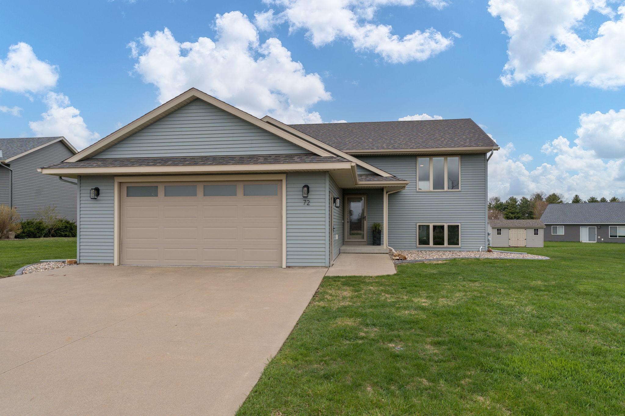 3-web-or-mls-72-balsam-cir.jpg